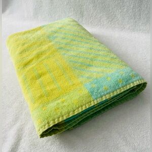 Linens N Things Vintage Beach Towel Neon Green 55.5”x30” Turtle 100% Cotton